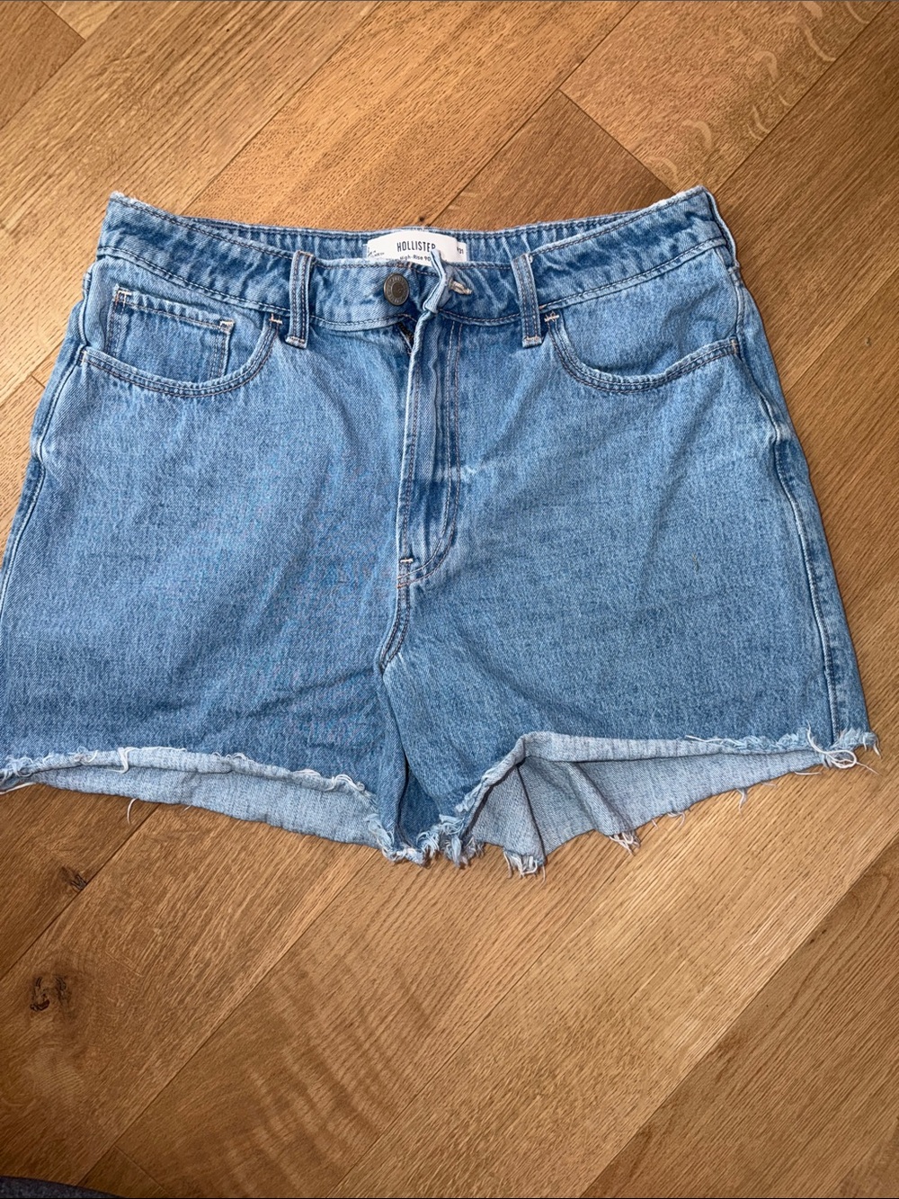 Hollister Ultra High Rise 90s shorts Light Washed